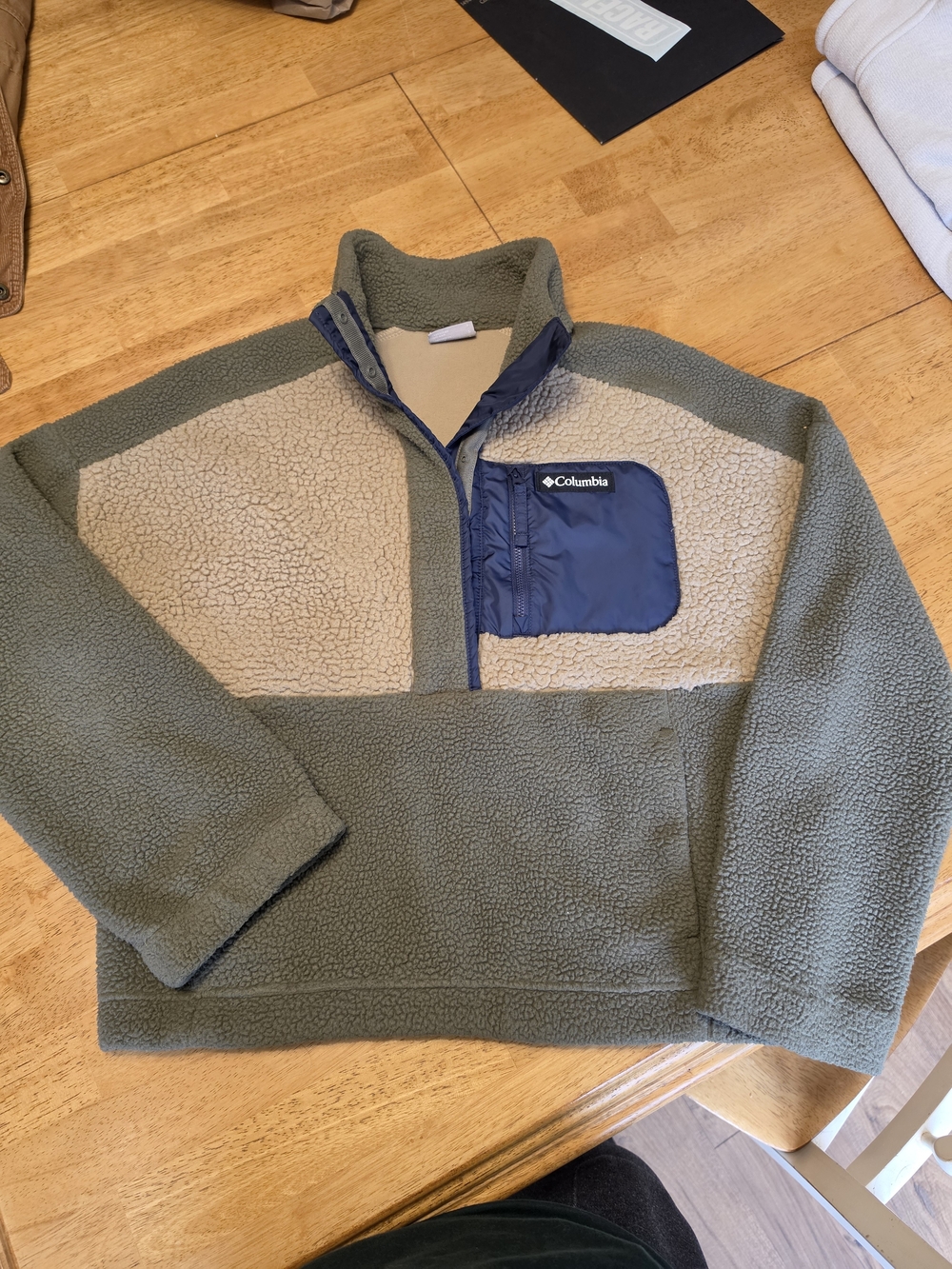 Columbia Women's Olive Green and Tan Sherpa Half-Zip